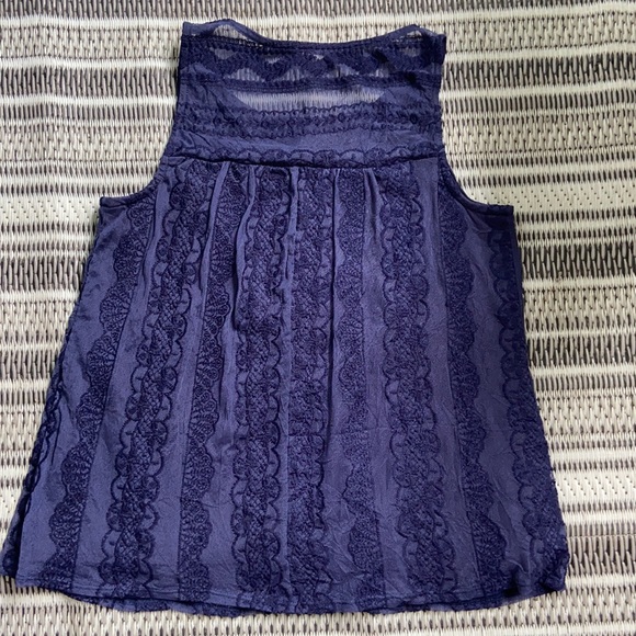 Lace overlay sleeveless - Picture 5 of 6